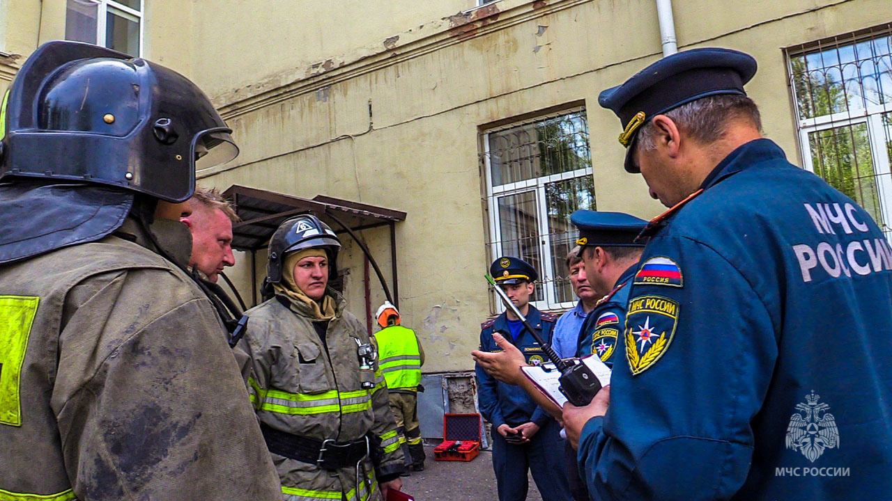 В ликвидации условного пожара в омском роддоме участвовали 26 спасателей -  Новости - Главное управление МЧС России по Омской области