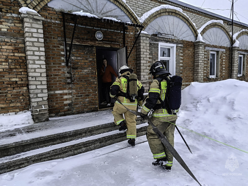 Пожарно-тактическую подготовку проходит личный состав пожарно-спасательных подразделений