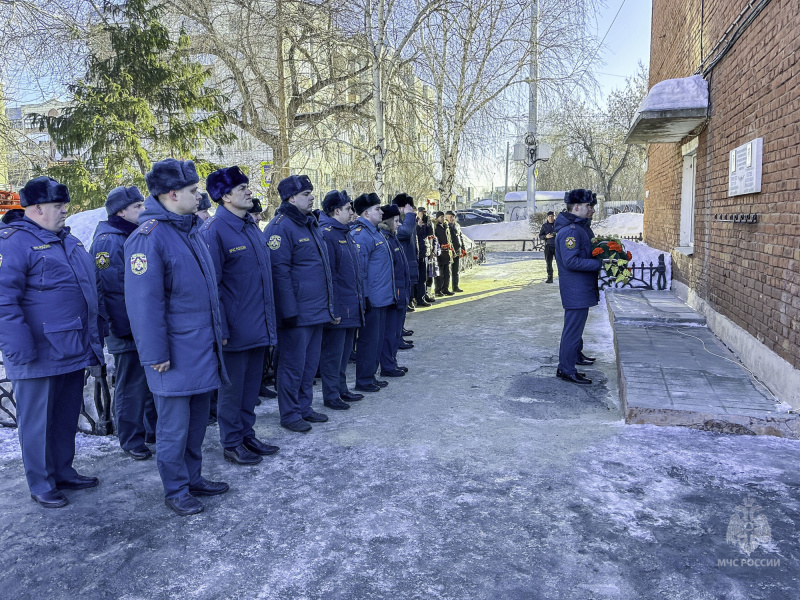 Почтили память сотрудников, погибших при тушении пожара 35 лет назад