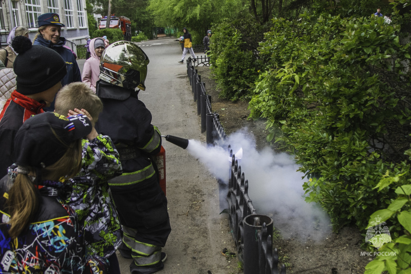 Почти 200 школьников начали летние каникулы с «Недели безопасности»