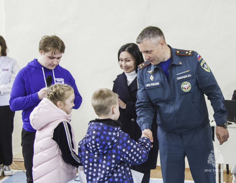 Почти 200 школьников начали летние каникулы с «Недели безопасности»