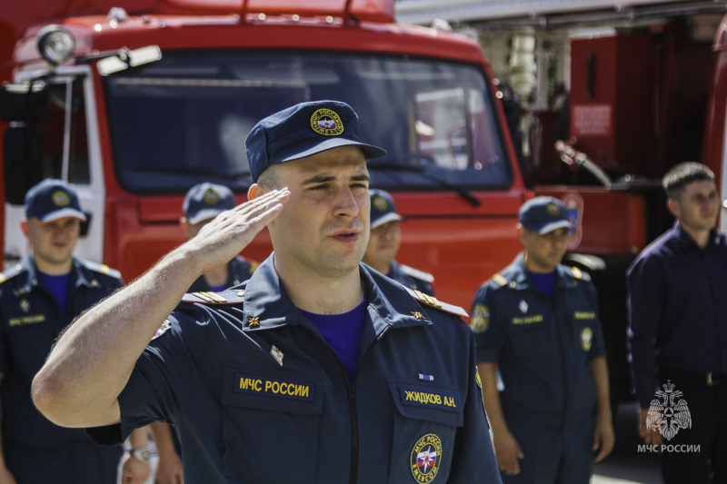 В Главном управлении МЧС России по Омской области вручили первые и очередные специальные звания