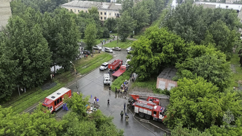 Пожарные ликвидировали возгорание в многоквартирном доме