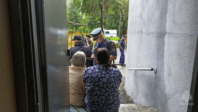 Пожарные ликвидировали возгорание в многоквартирном доме