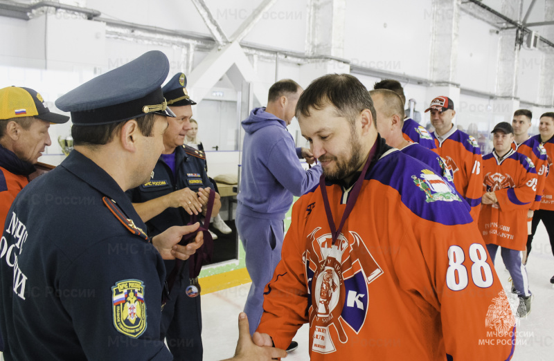 В Омске прошел хоккейный турнир памяти генерал-майора Владимира Гуржея