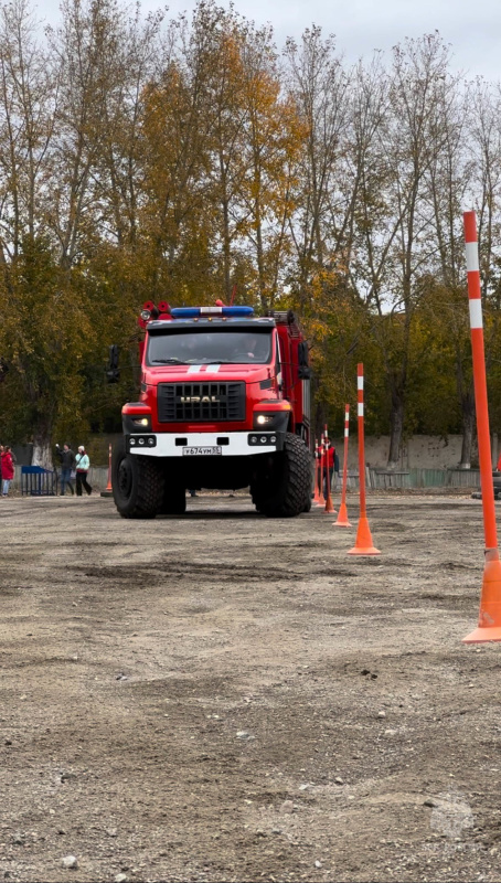 На старт пожарного биатлона вышли 12 команд Омской области