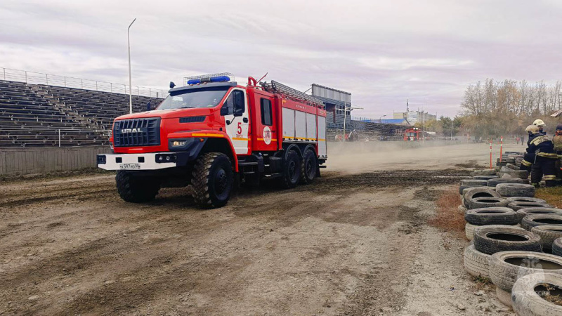 На старт пожарного биатлона вышли 12 команд Омской области