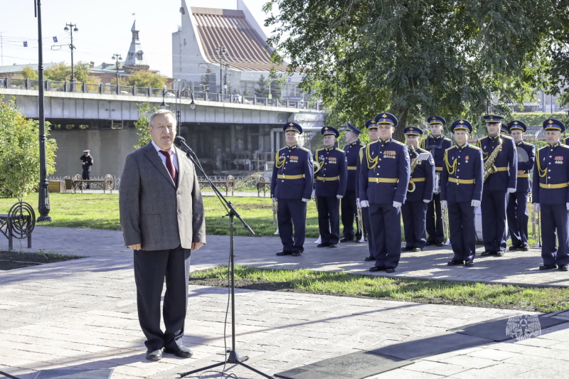 В Омске открыли памятник  Герою Советского Союза