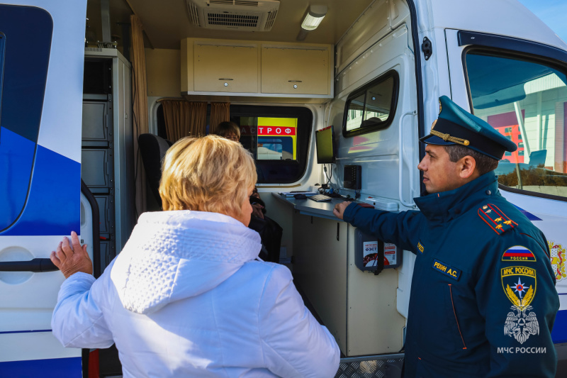 Сотрудники МЧС России ликвидировали условную чрезвычайную ситуацию